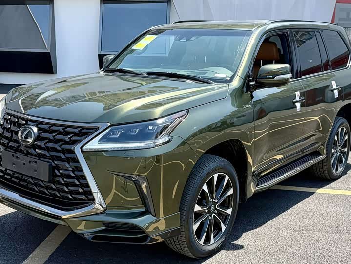 Lexus LX