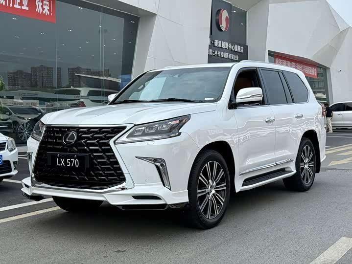 Lexus LX