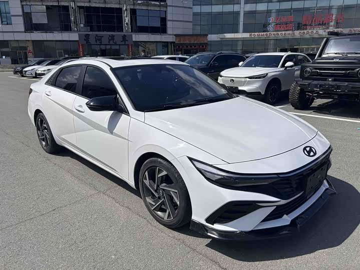 Hyundai Elantra