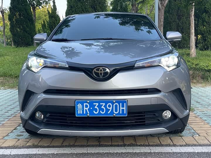 Toyota C-HR IZOA