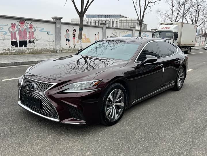 Lexus LS