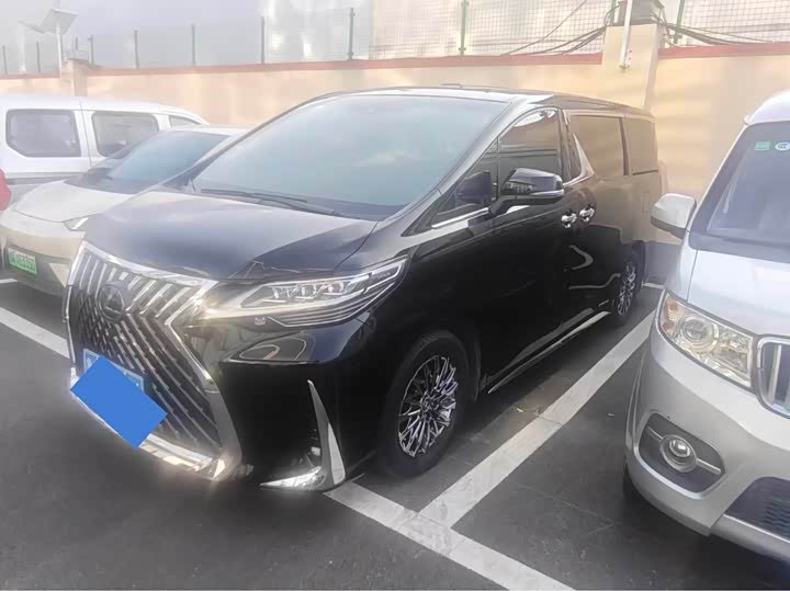 Lexus LM
