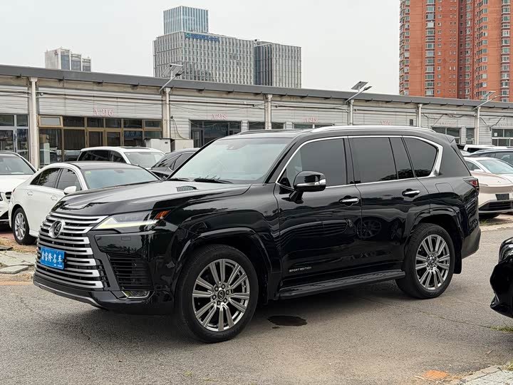 Lexus LX