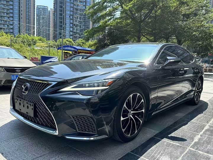 Lexus LS