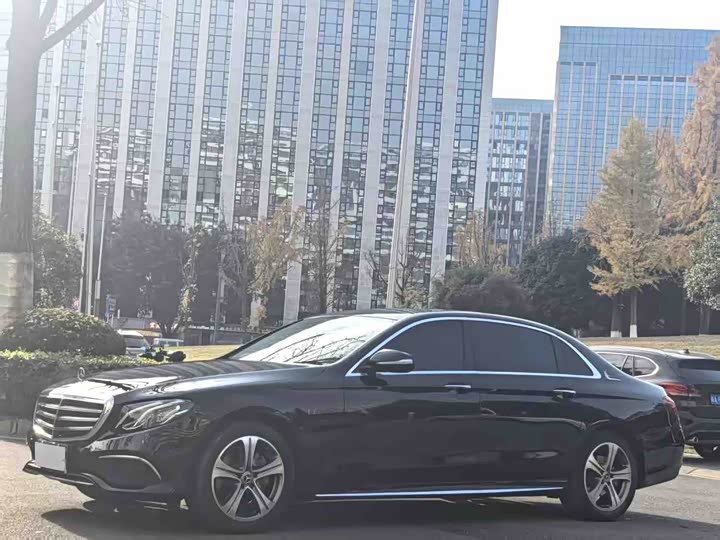 Mercedes-Benz E