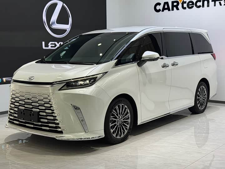 Lexus LM