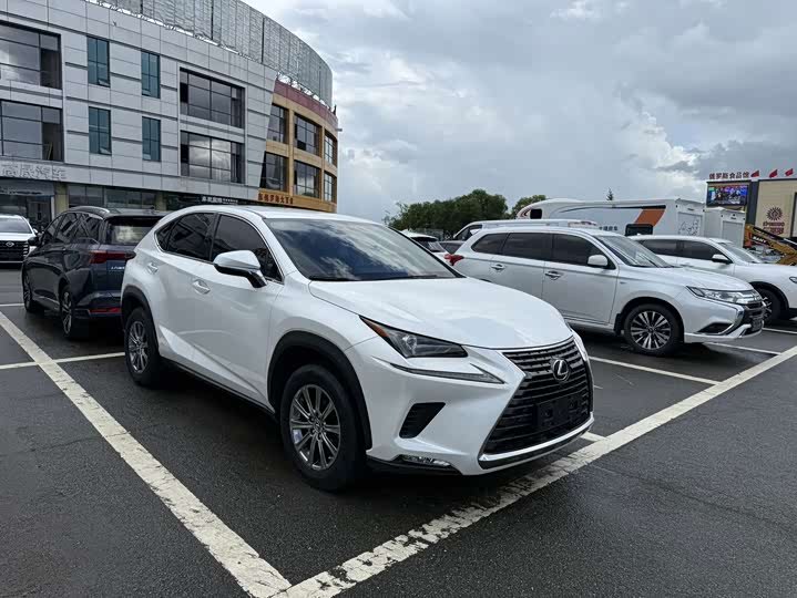Lexus NX