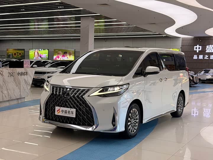 Lexus LM