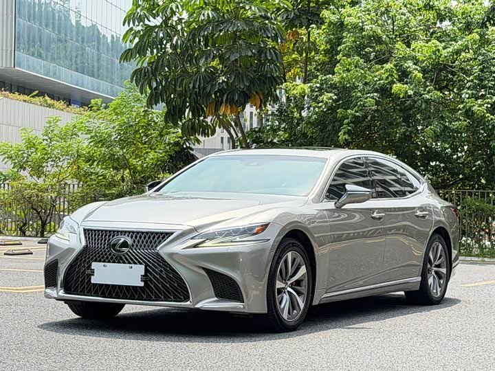 Lexus LS