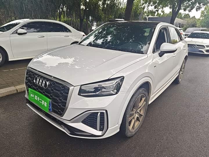 Audi Q2L