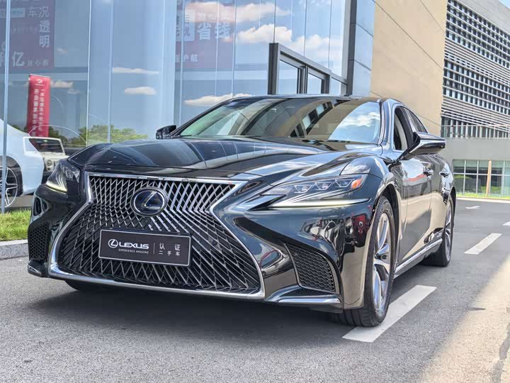 Lexus LS