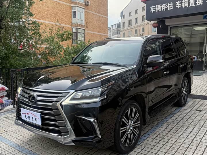 Lexus LX