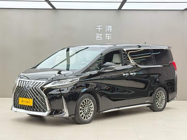 Lexus LM