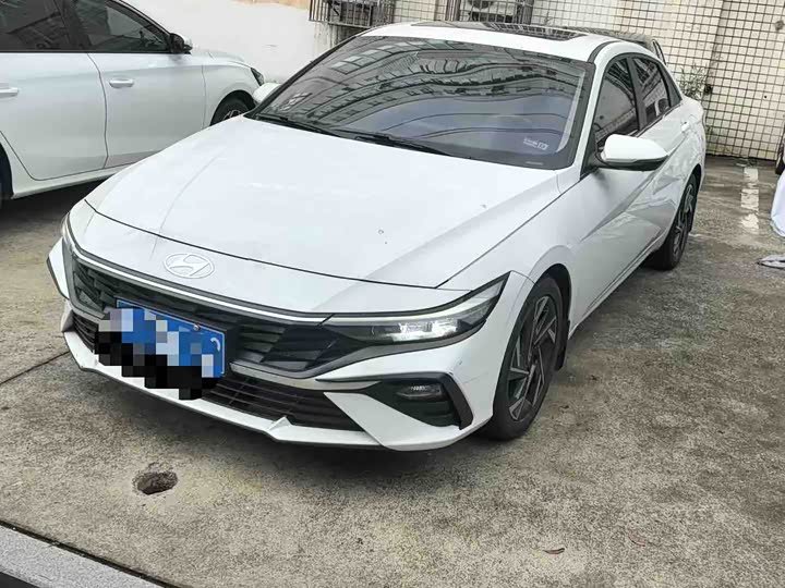 Hyundai Elantra