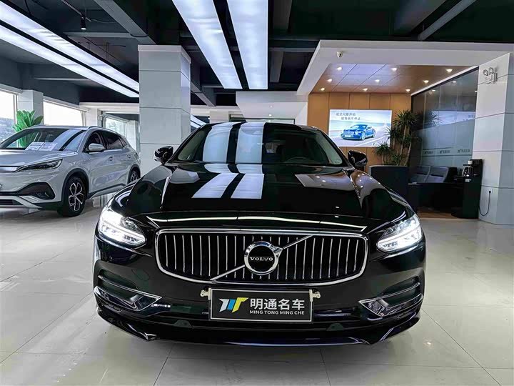 Volvo S90
