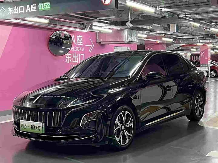 Hongqi E-QM5