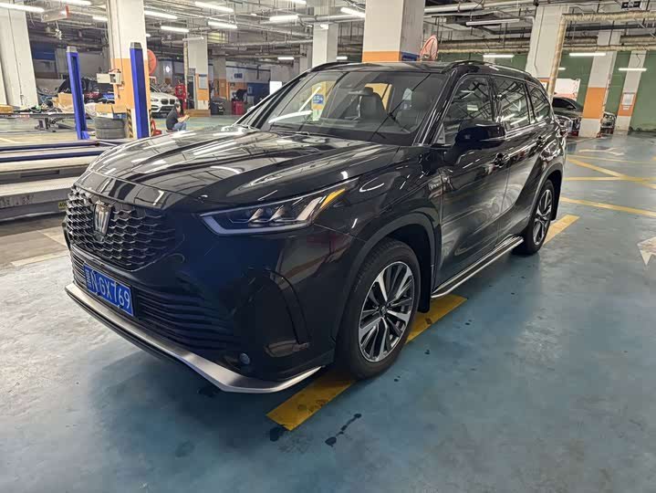 Toyota Crown Land Cruiser