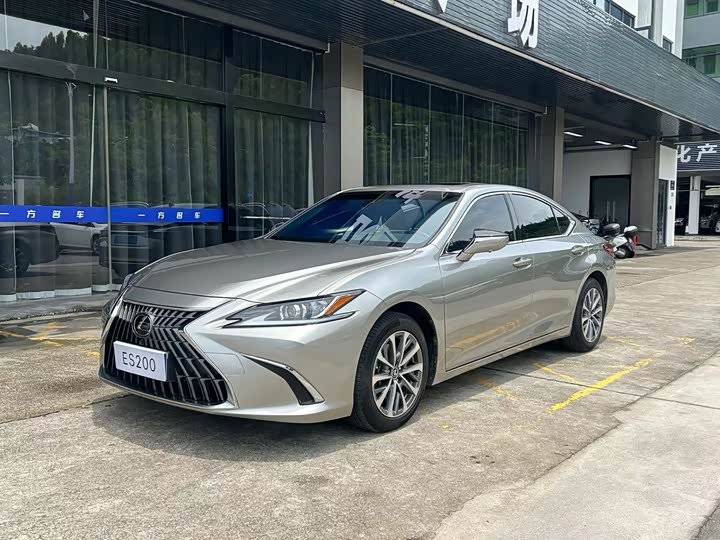 Lexus ES