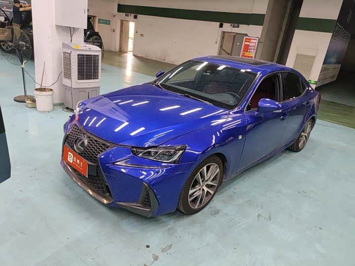 Lexus IS