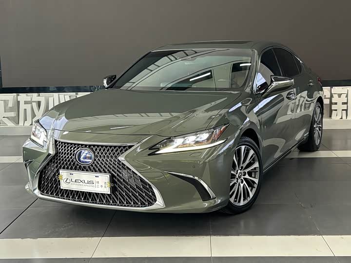Lexus ES