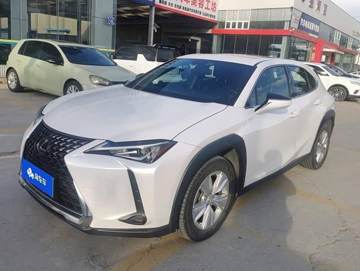 Lexus UX
