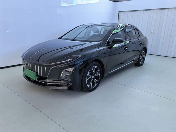 Hongqi E-QM5