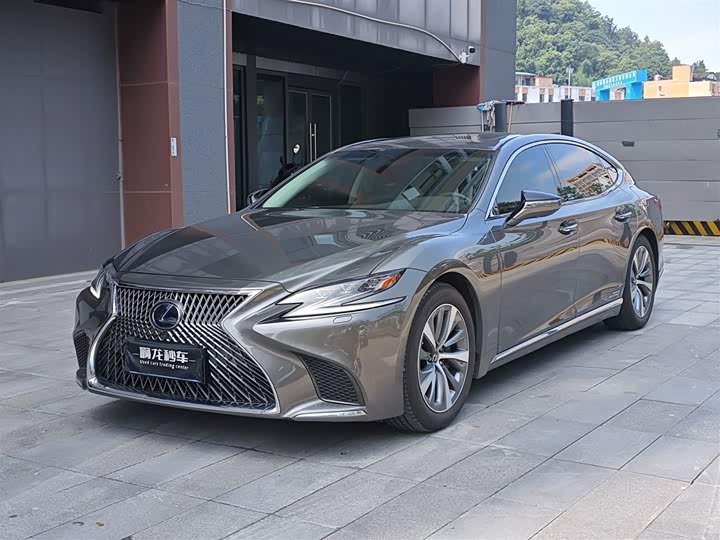 Lexus LS