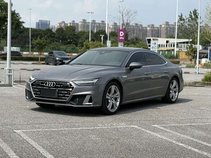 Audi A7L