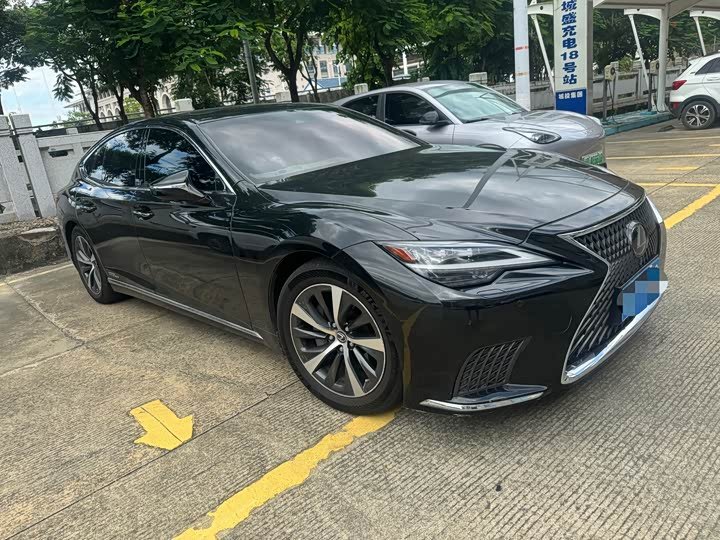 Lexus LS