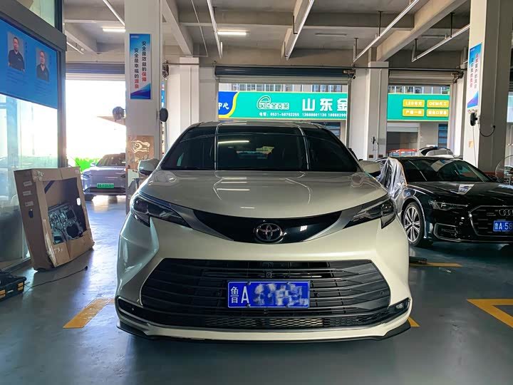 Toyota Sienna