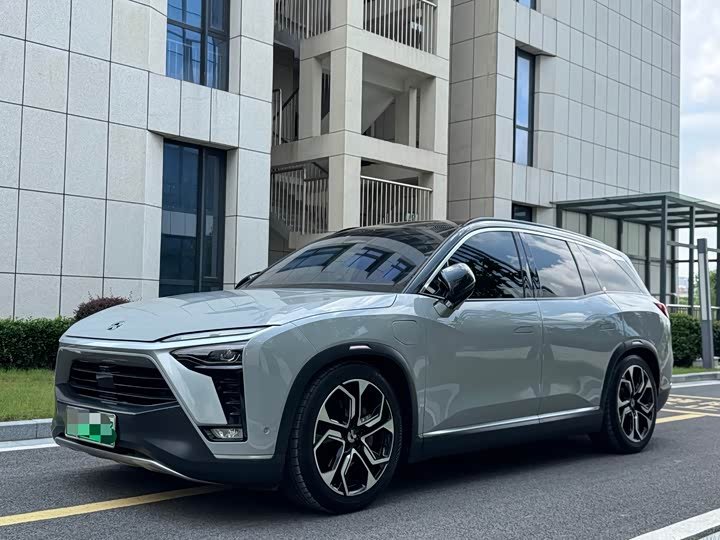 NIO ES8