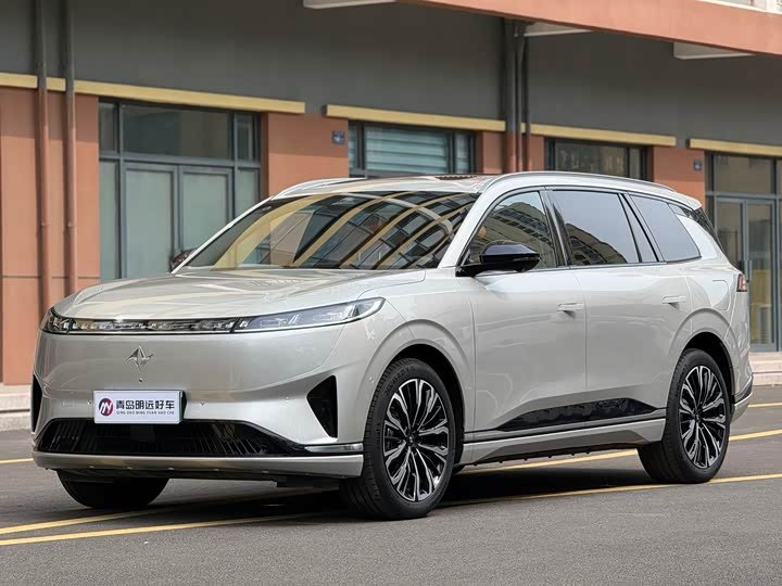 Dongfeng eπ008