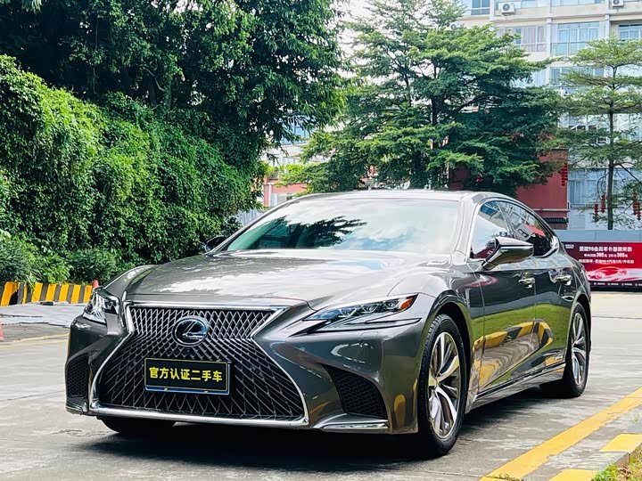 Lexus LS
