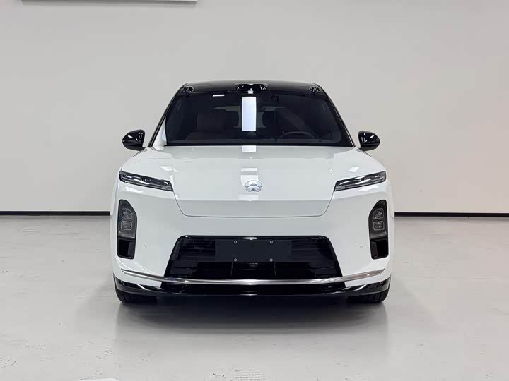 NIO ES8
