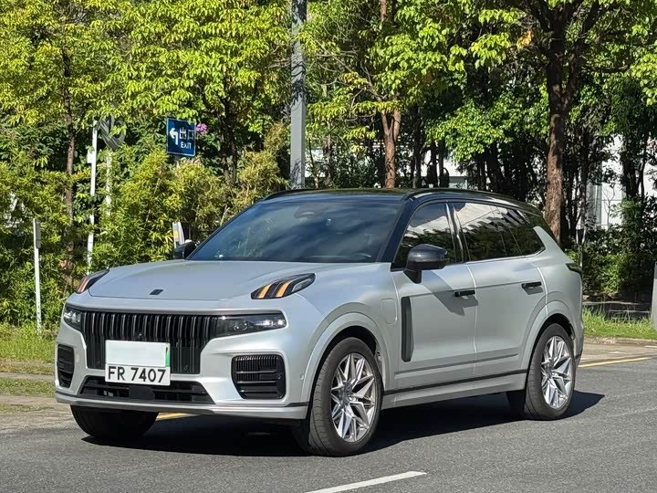 Lynk & Co 09