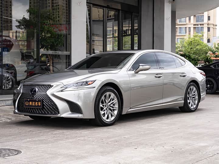 Lexus LS