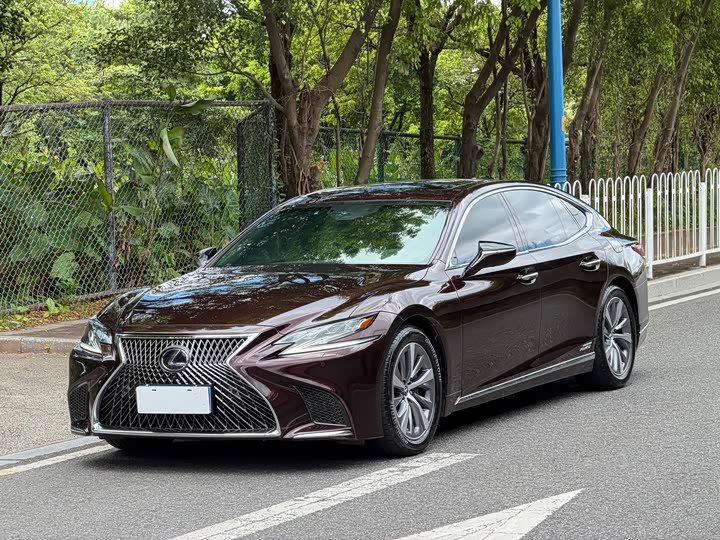 Lexus LS