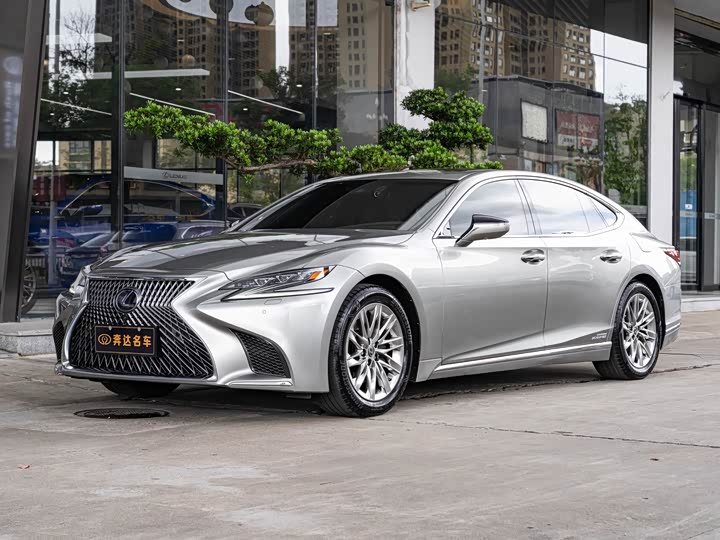 Lexus LS
