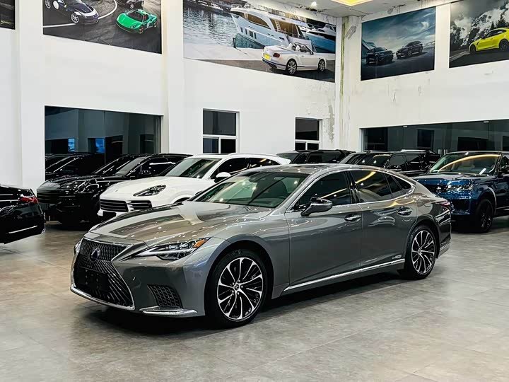 Lexus LS