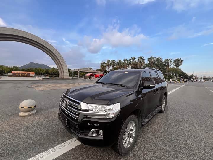 Toyota Land Cruiser