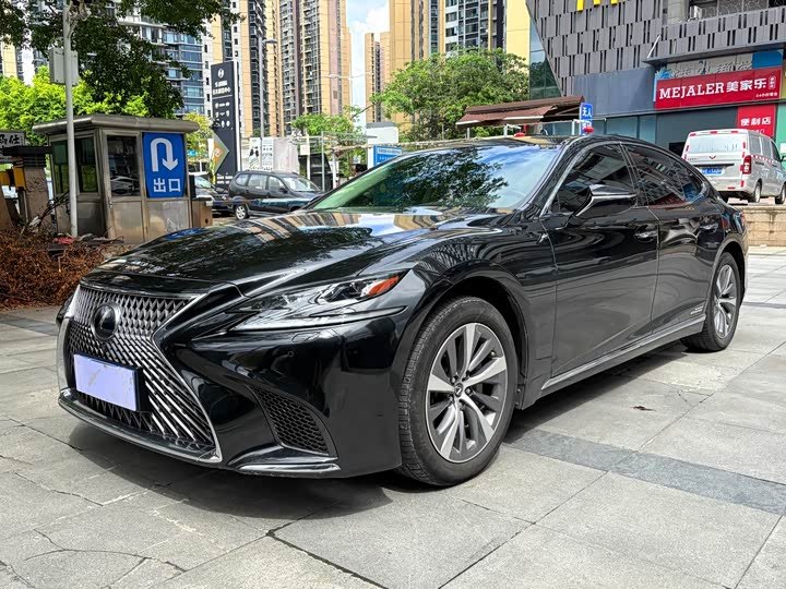 Lexus LS