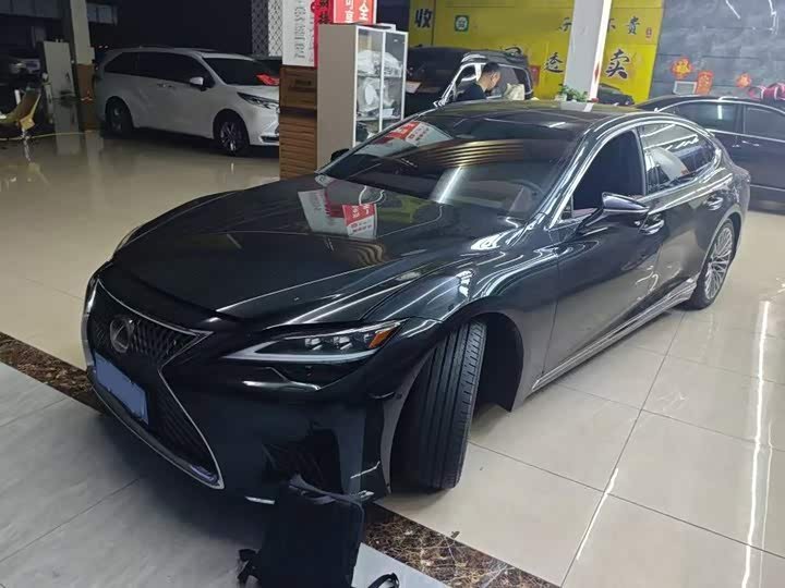 Lexus LS