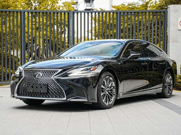 Lexus LS