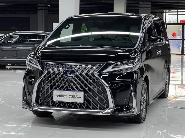 Lexus LM