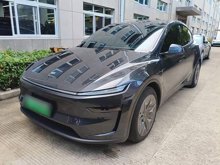 Tesla Model Y L