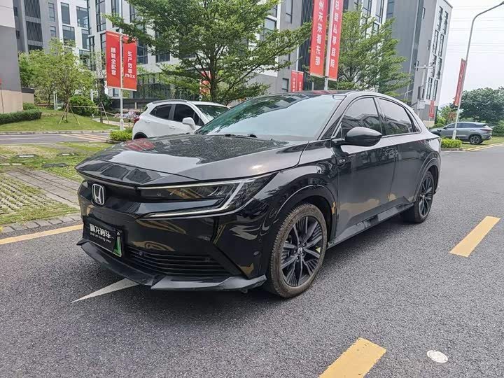 Honda e:NP2