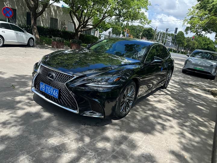 Lexus LS