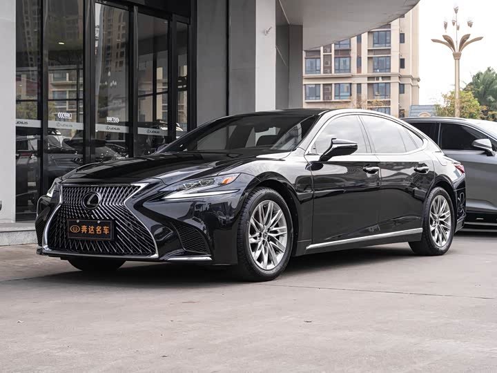 Lexus LS