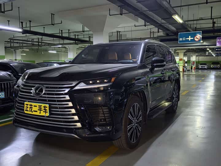 Lexus LX