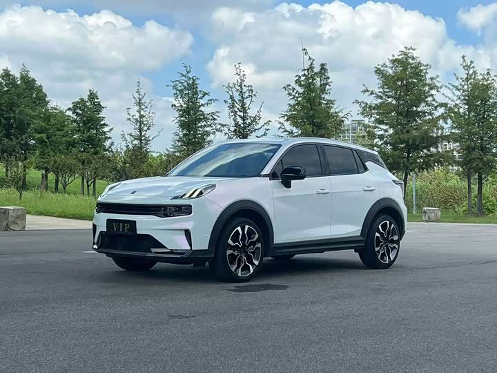 Lynk & Co 06